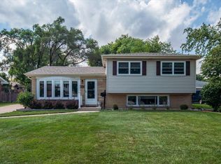 808 S Deborah Ln, Mount Prospect, IL 60056