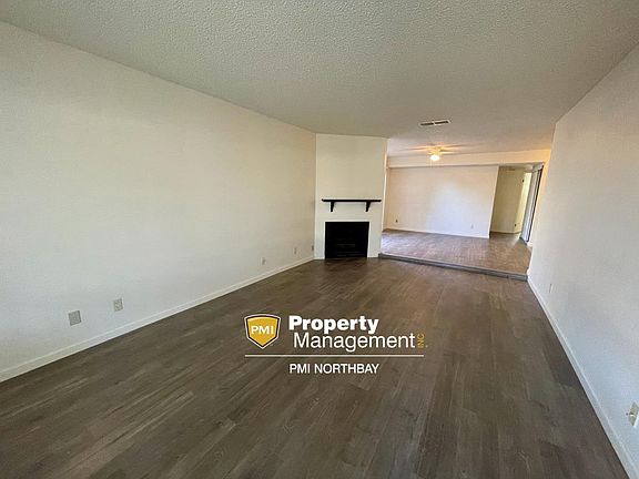 2nd image of 402 Yellowstone Dr
