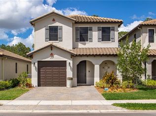 8753 Madrid Cir, Naples, FL 34104