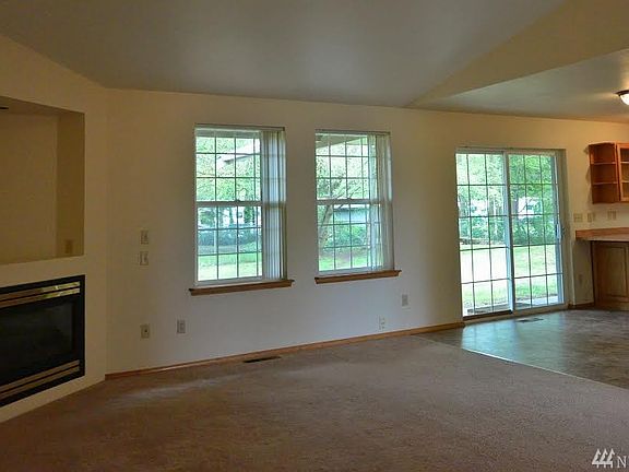 3rd image of 8421 Seafair Ct