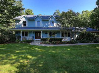 7940 Crestview Dr NE, Belmont, MI 49306