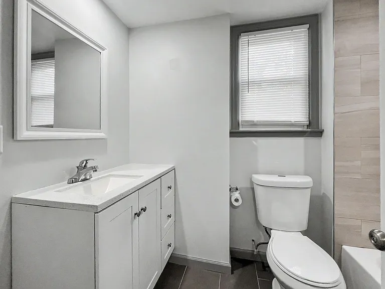 200 E Maple Ave — Photo 70