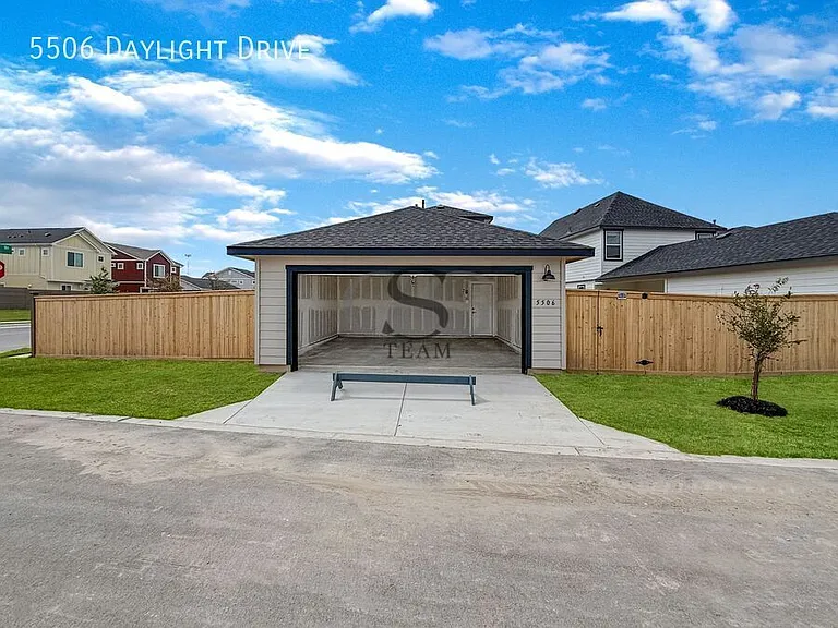 5506 Daylight Dr — Photo 2