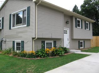 7436 Starbrook St, Portage, MI 49024