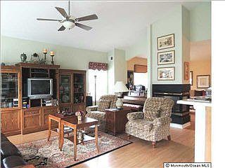 3rd image of 22 Orleans Dr