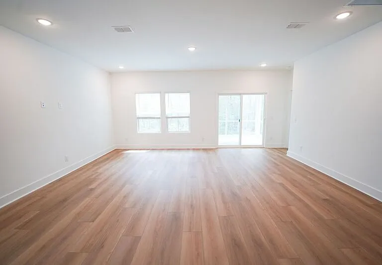 128 Kingswood Cir — Photo 16