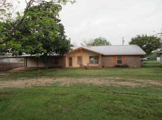 2035 River Oaks Dr, Kingsland, TX 78639