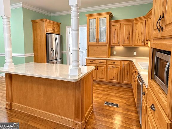 4th image of 50 Green Hill Pl