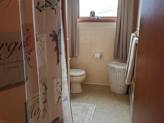 5th image of 155 Fox Dr