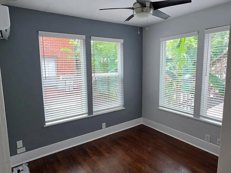 1207 W Gray St #1 — Photo 7