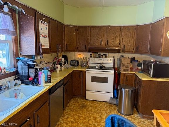 2nd image of 1537 Wooster Rd