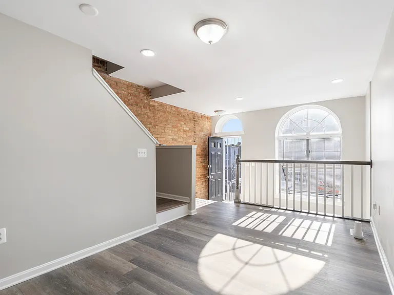 1512 E Lafayette Ave — Photo 7