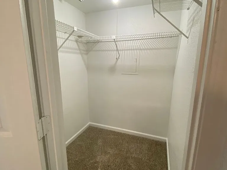 Emerald Cove Apartments — Photo 104