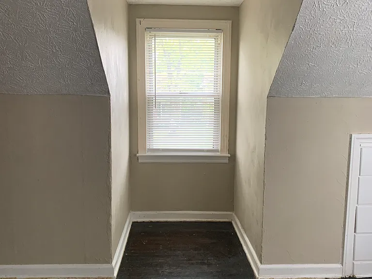 546 Butler Ave — Photo 34