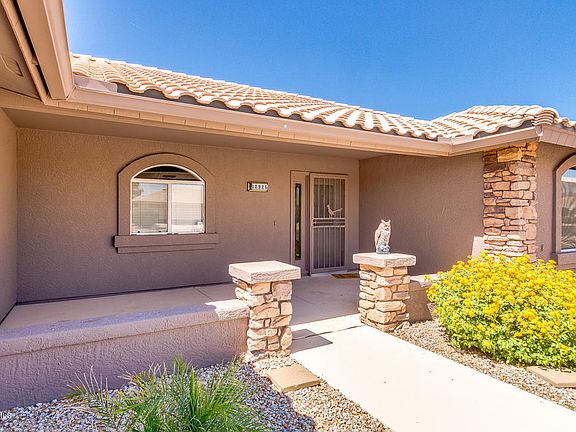 4th image of 10926 E Medina Ave