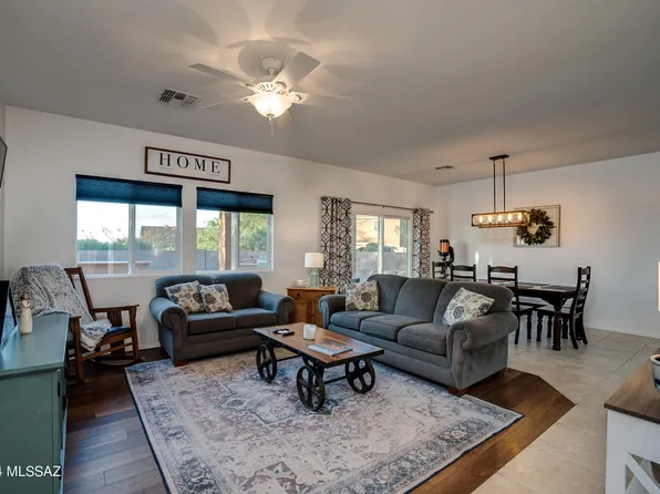 542 W Charles L McKay St, Vail, AZ 85641