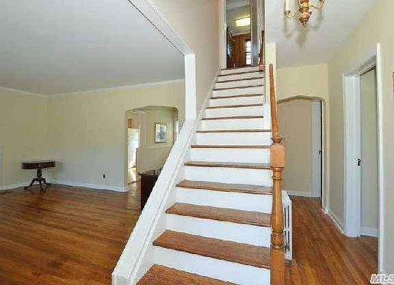2nd image of 904 Bryant Ave
