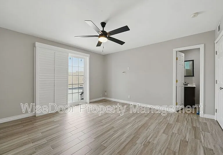 387 E Nubia St — Photo 21
