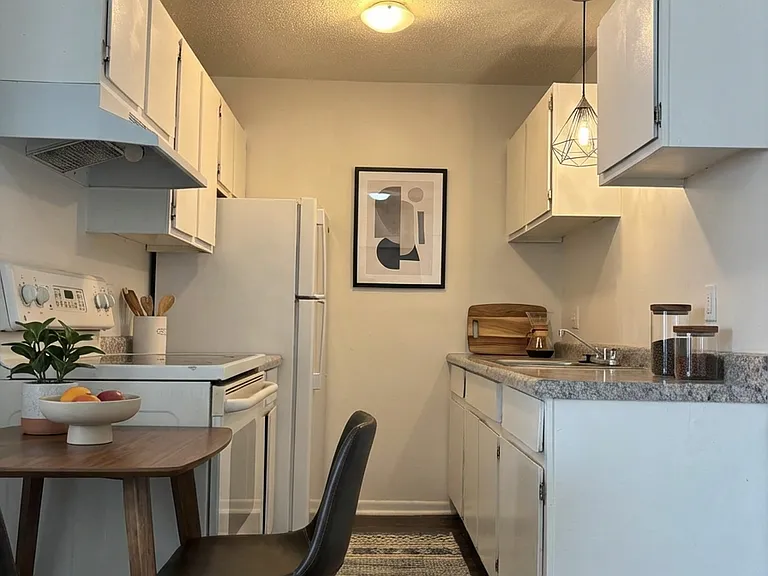 25 Le Blanc St #4 — Photo 1