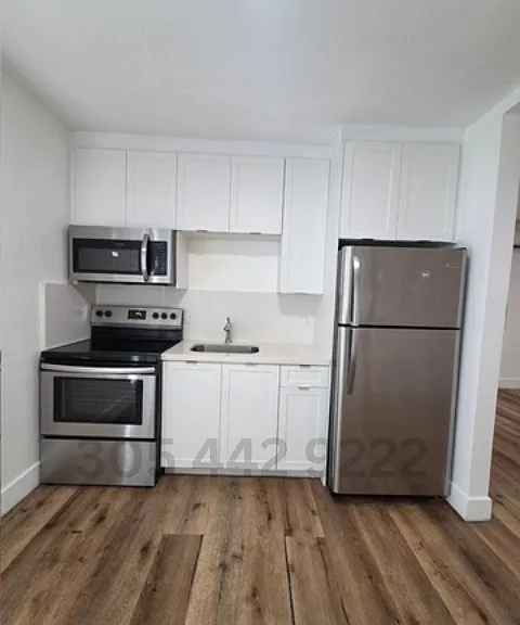 1650 SW 3rd St #3 — Photo 7