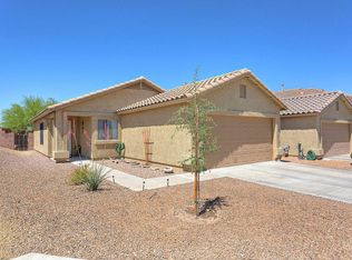 726 W Cholla Crest Dr, Green Valley, AZ 85614