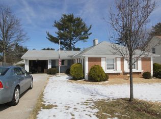 15 Montrose Ln, Willingboro, NJ 08046