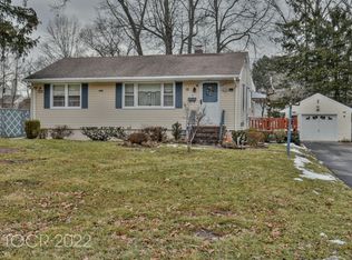 18 Cypress Rd, Suffern, NY 10901