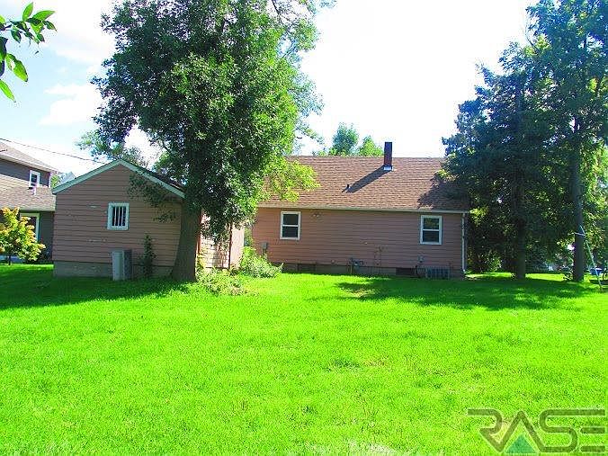 2nd image of 408 Essex St