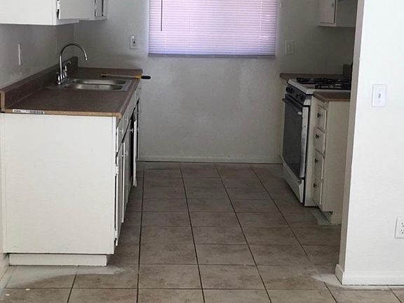 5th image of 269 N Mayflower St #8