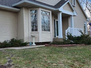 3441 Riverpointe Cir NE, Cedar Rapids, IA 52411