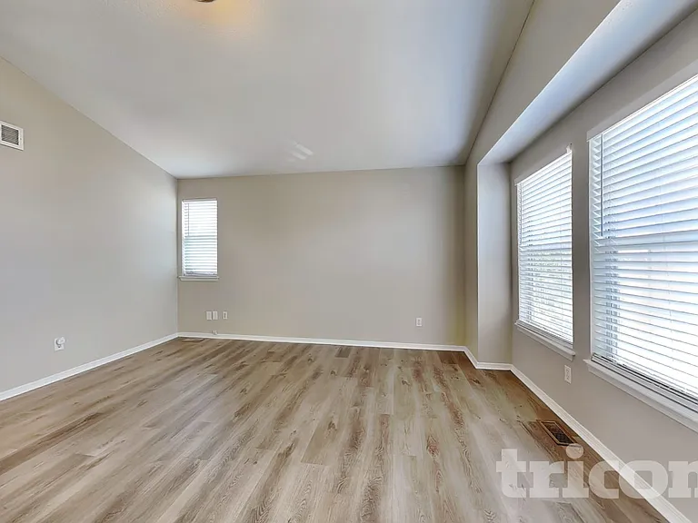 12789 Elm St — Photo 2