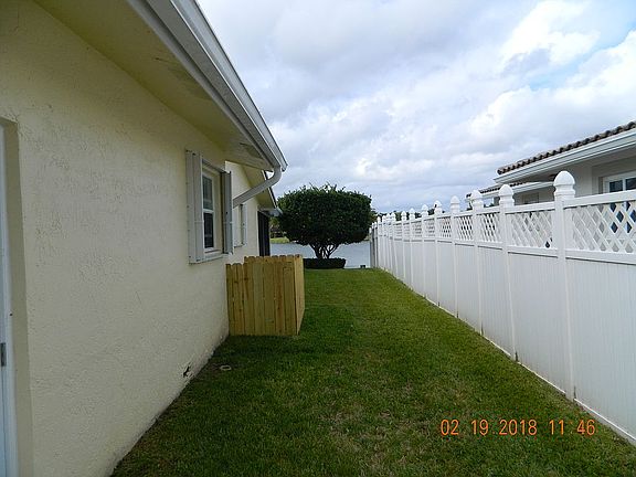 5th image of 807 W Plantation Cir