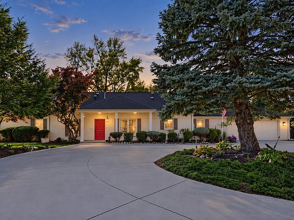 2nd image of 3325 Stoneybrook Dr
