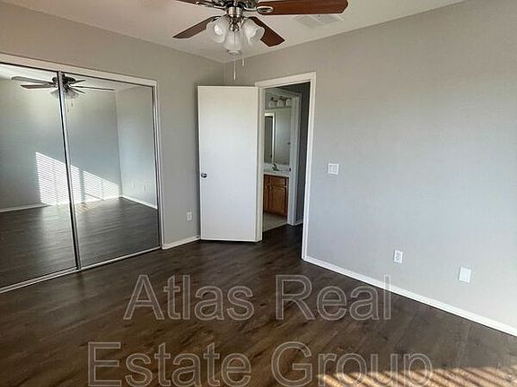3rd image of 1914 W Prospector Way