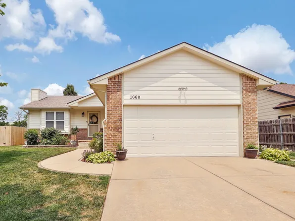 1660 E Winterset St, Goddard, KS 67052