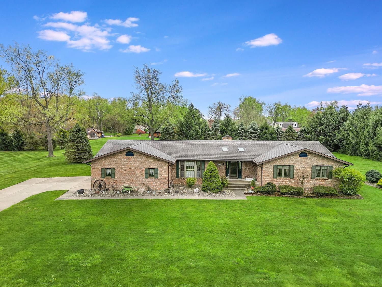 5122 E Algonquin Trl, Rolling Prairie, IN 46371 MLS 529332 Zillow
