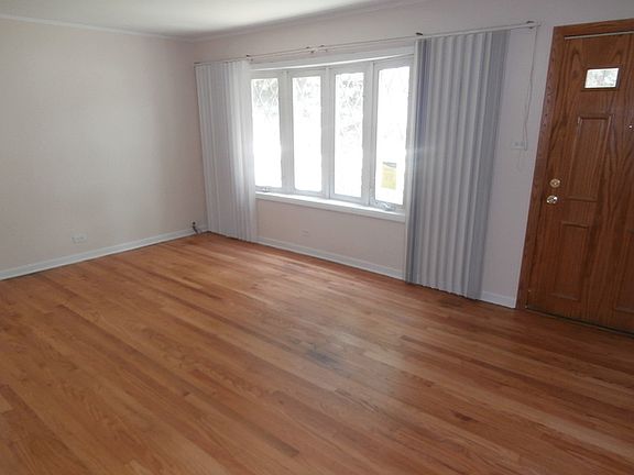 5th image of 912 N Roberta Ave