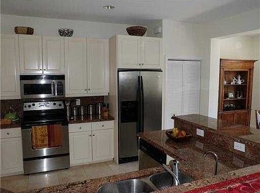 3rd image of 2544 Jardin Dr