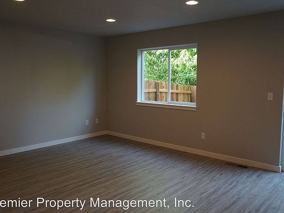 4th image of 7400 NE 136th Ave