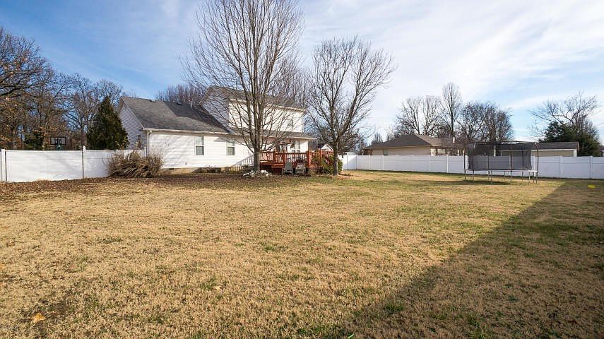 2nd image of 904 Briarbrook Dr