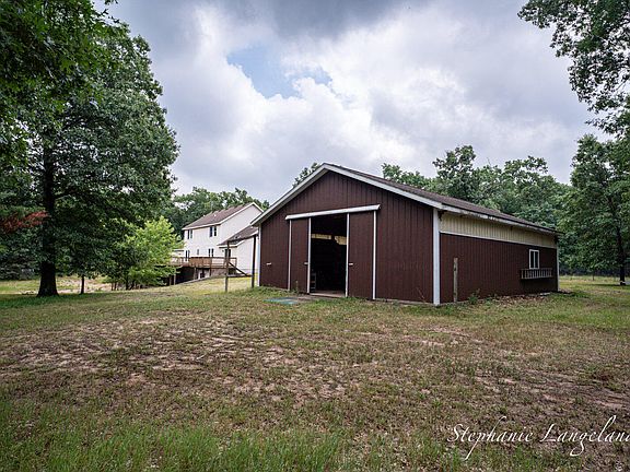 3rd image of 1083 W Holton Whitehall Rd