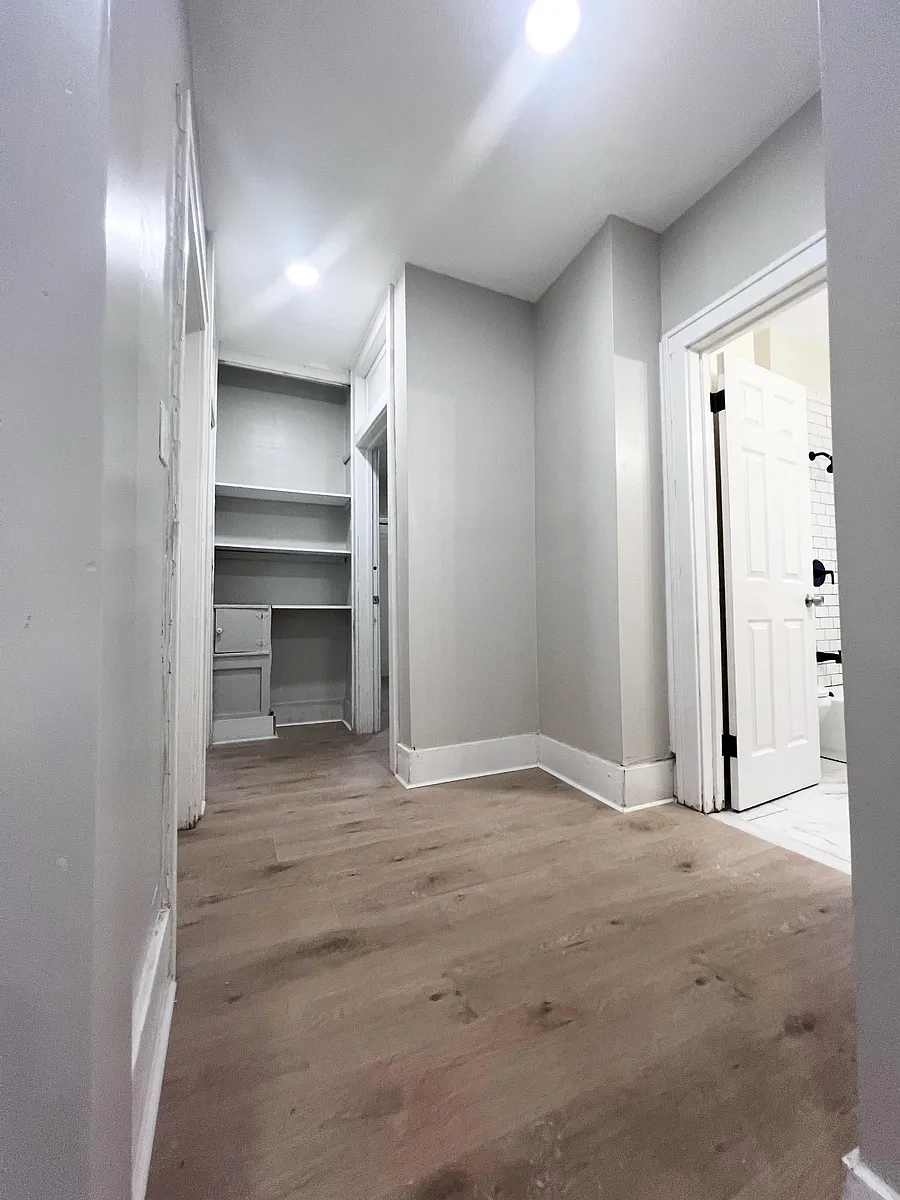 Building Photo - 5133 Whitfield St #2