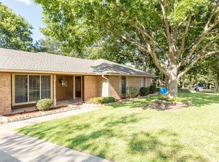 5707 Woodhollow Dr, Arlington, TX 76016