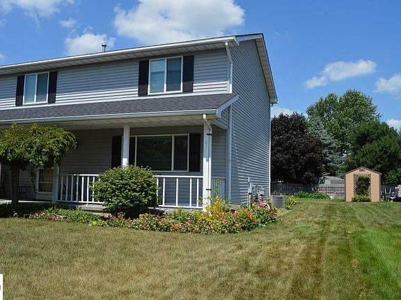 2nd image of 1205 Buckingham Pl