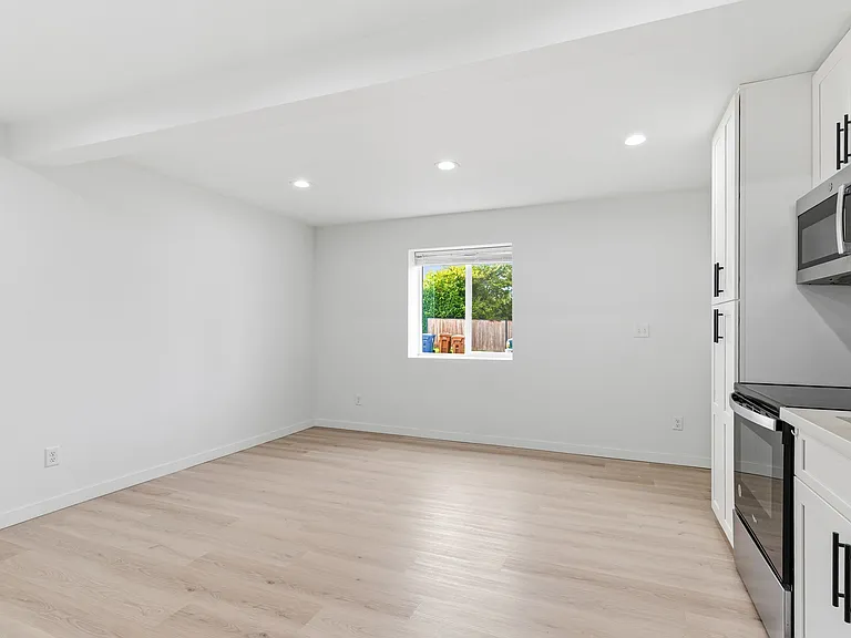 5801 S Cushman Ave #3 — Photo 7