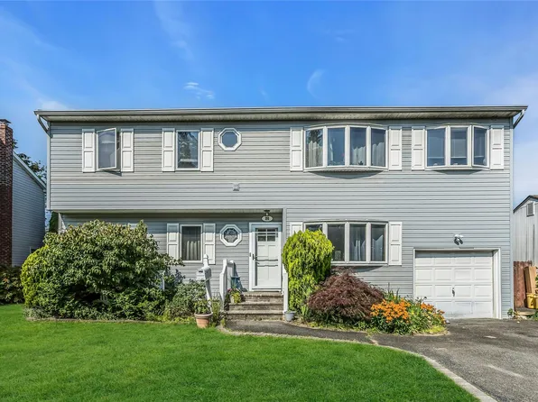 20 Wensley Road, Plainview, NY 11803