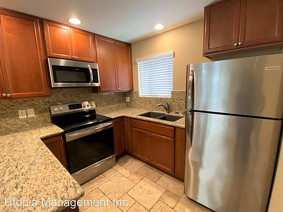3rd image of 421 S Mollison Ave #12