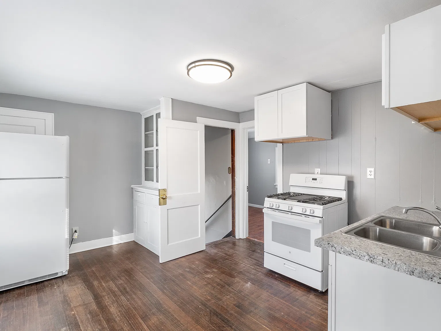 2 bed, $1,400 — Photo 3