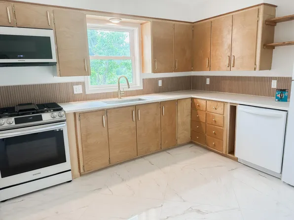 959 State Route 15, Underhill, VT 05489