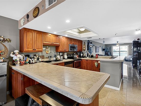 2nd image of 123 SW 47th Ter APT 102